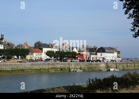 Vue sur la rivière somme et le Quai Blavet depuis le Quai digne Nord, Saint Valery sur somme, somme, Picardie, hauts de France, France Banque D'Images