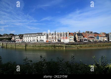 Vue sur la rivière somme et le Quai Blavet depuis le Quai digne Nord, Saint Valery sur somme, somme, Picardie, hauts de France, France Banque D'Images