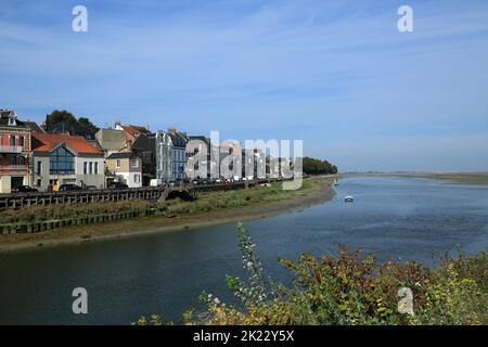 Vue sur la rivière somme et le Quai Blavet depuis le Quai digne Nord, Saint Valery sur somme, somme, Picardie, hauts de France, France Banque D'Images