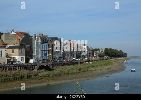 Vue sur la rivière somme et le Quai Blavet depuis le Quai digne Nord, Saint Valery sur somme, somme, Picardie, hauts de France, France Banque D'Images