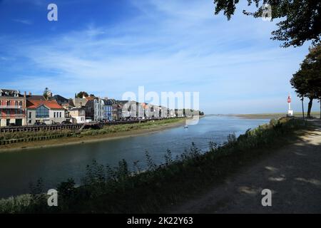 Vue sur la rivière somme et le Quai Blavet depuis le Quai digne Nord, Saint Valery sur somme, somme, Picardie, hauts de France, France Banque D'Images