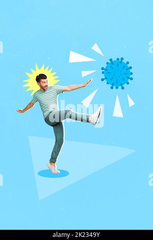 Illustration verticale de collage photo créative d'une molécule de virus positif mec kicking excitée et funky isolée sur fond bleu Banque D'Images