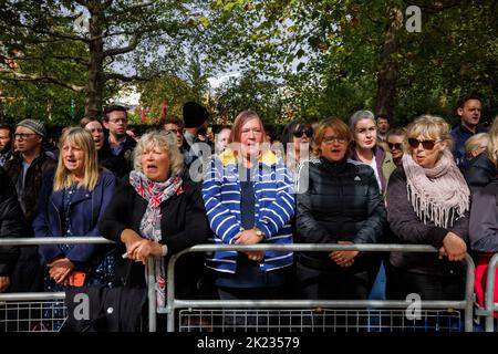 The State Funeral of Her Majesty Queen Elizabeth II, seen from The Mall. The crowd on the Mall sing the national anthem following the funeral of Queen Stock Photo