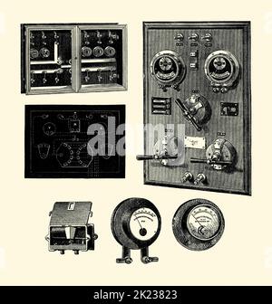 Une ancienne gravure victorienne de divers tableaux de commutation et compteurs électriques utilisés à cette époque au Royaume-Uni. Il est d'un livre de 1890. En haut à gauche se trouve un tableau de commutation de branche de couloir. Ci-dessous un plan de standard universel. En haut à droite se trouve un tableau de commutation « principal ». En bas à gauche se trouve une coupure magnétique, un ampèremètre à gravité au centre, un voltmètre à gravité à droite – anciens graphiques de 1800s. Banque D'Images