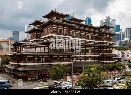 Singapour, 24 juillet 2022 - Temple de la relique de la dent de Bouddha au milieu de Singapour. Banque D'Images