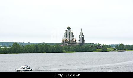 Transport fluvial navigable à Saint-Pétersbourg dans la Fédération de Russie, Russie Banque D'Images