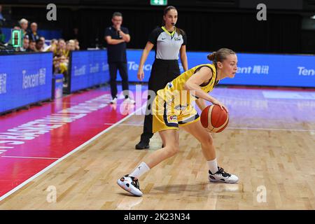 22nd septembre 2022 ; Sydney, Homebush, Nouvelle-Galles du Sud, Australie, Coupe du monde de basket-ball féminin : Milica DEURA de Bosnie et Herzégovine dribune le ballon vers l'avant Banque D'Images