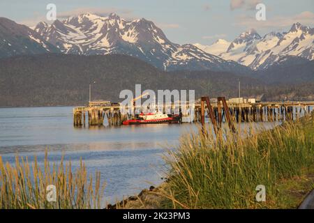 Port de plaisance et de pêche photographiés près de Homer, Alaska. Homer est une ville de Kenai Peninsula Borough, dans l'État américain de l'Alaska. Il est à 351 km (218 mi) Banque D'Images