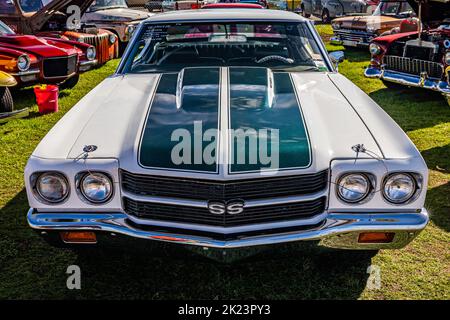 Daytona Beach, Floride - 28 novembre 2020 : vue de face d'un coupé sport Chevrolet Chevelle SS 1970 lors d'un salon automobile local. Banque D'Images