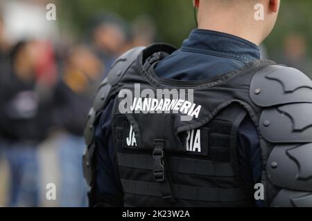 Sarulesti, Roumanie - 22 septembre 2022: Détails avec la brigade anti-terroriste du jandami roumain (police anti-émeute). Banque D'Images