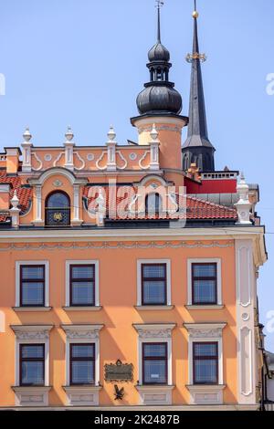 Tarnow, Pologne - 24 juillet 2021: Maison de résidence Szynklerowska, bâtiment médiéval avec façade décorative Banque D'Images