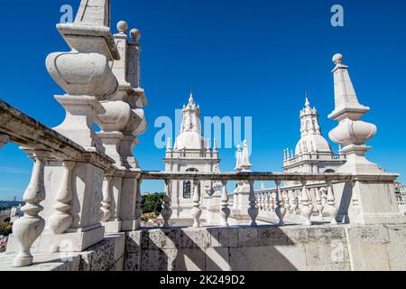 La vue depuis le toit de l'Igreja Sao Vicente de Fora à Alfama dans la ville de Lisbonne au Portugal.Portugal, Lisbonne, octobre 2021 Banque D'Images