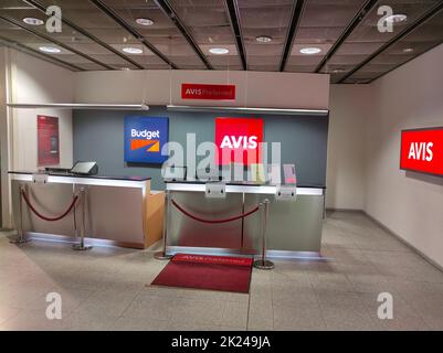Dortmund, Allemagne - 28 décembre 2021: Les terminaux de location de voitures à l'aéroport de Dortmund, Allemagne sur 28 décembre 2021 Banque D'Images