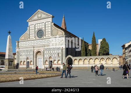 Florence Italie.Janvier 2022. Vue sur la façade de l'église de Santa Maria Novella dans le centre historique de la ville Banque D'Images