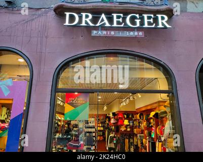 Strasbourg, Alsace, France - 30 décembre 2021 : magasin de mode Draeger à Strasbourg, Alsace, France sur 30 décembre 2021 Banque D'Images