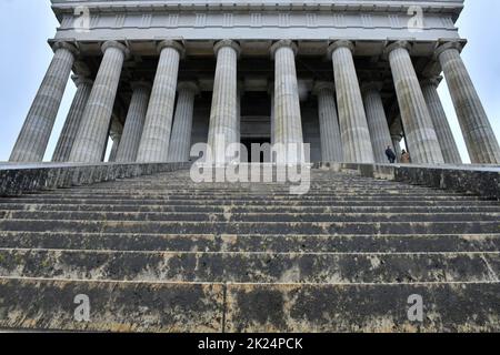 Gedenkstätte Walhalla in Bayern mit Marmorbüsten bedeutscher Persönlichkeiten - Walhalla Memorial en Bavière avec des bustes de marbre d'importance Banque D'Images