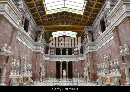 Gedenkstätte Walhalla in Bayern mit Marmorbüsten bedeutscher Persönlichkeiten - Walhalla Memorial en Bavière avec des bustes de marbre d'importance Banque D'Images