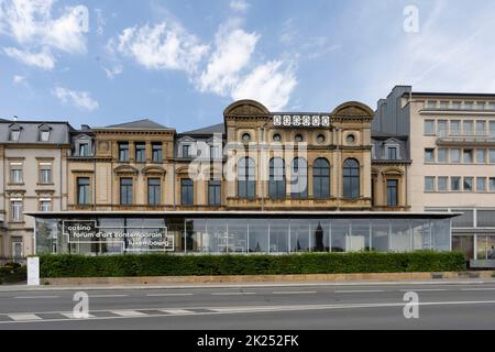 Luxembourg, mai 2022. Vue extérieure du bâtiment du Casino forum d'art contemporain dans le centre-ville Banque D'Images