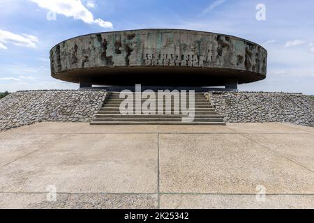 Majdanek; Lublin; Pologne - 25 mai 2022: Camp de concentration et d'extermination de Majdanek (Konzentrationslager Lublin), vue du mausolée. Il contient un Banque D'Images