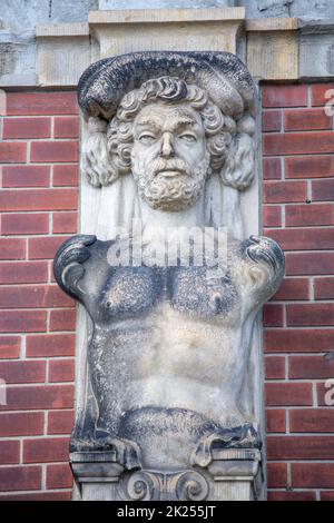 Copenhague; Danemark - 22 juin 2019 : relief de la façade du bâtiment historique du Ministère des Finances. Il est situé à côté du palais de Christiansborg, TH Banque D'Images