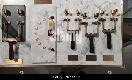 ROSPORT, LUXEMBOURG - 16 AVRIL 2022 : Rosport, Luxembourg - 16 avril 2022 : le musée Tudor, château de Rosport, est situé dans la petite ville de Rosport à lu Banque D'Images