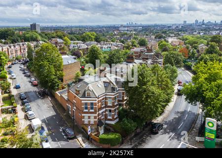 Hornsey Rise et vue sur Londres depuis le haut de la Nouvelle Orleans Estate, Islington, Londres, Royaume-Uni Banque D'Images