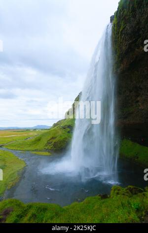 Seljalandsfoss chute en été vue, Islande Banque D'Images