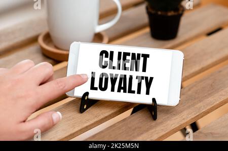 Texte montrant inspiration client Loyalty. Aperçu de l'entreprise résultat d'une satisfaction positive constante envers les clients fonctionnalités d'appel voix et vidéo connecter les gens ensemble Banque D'Images