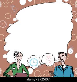 Les membres de l'équipe qui examinent la conversation de brainstorming sur tableau blanc ont créé de nouvelles solutions.Groupe de collègues en train d'examiner le conseil d'administration en parlant de compétences de résolution de problèmes Banque D'Images