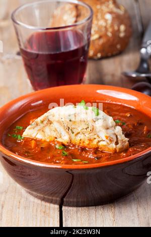 Goulash avec une boulette slice Banque D'Images