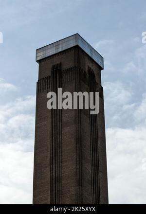 Cheminée / tour de déclasser la centrale électrique de Bankside (actif 1891-1981), maintenant utilisé comme Tate Modern Gallery de Londres. Banque D'Images