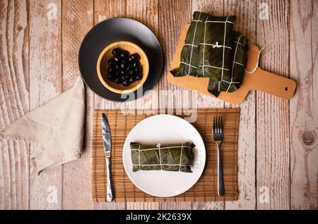 Hallaca sur la table, le plat traditionnel de Noël vénézuélien Banque D'Images