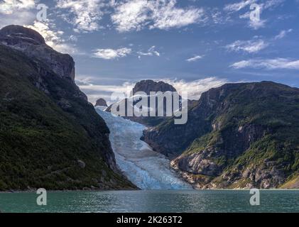 Pic de Balmaceda et glacier de Last Hope Sound, parc national de Bernardo O'Higgins, Puerto Natales, Chili Banque D'Images
