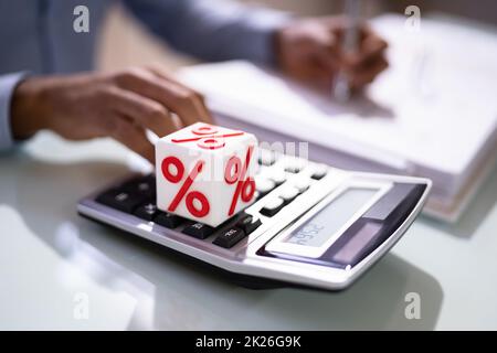 Pourcentage de l'impôt sur les sociétés et du taux d'intérêt Banque D'Images