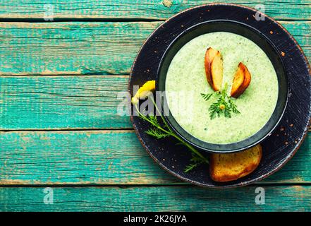 Soupe d'été aux légumes, soupe à la purée Banque D'Images