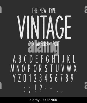 Vintage type étroit, lettres modernes, de conception ancienne police américaine. Retro blanc lettres et chiffres sur fond noir. Grunge style vector alphabet pour logo, un monogramme, un label et de l'emblème du design. Banque D'Images