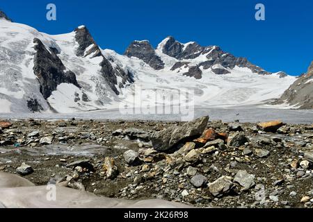 Vue de Konkordiaplatz sur le glacier Jungfraufirn jusqu'au massif de la Jungfrau, classé au patrimoine mondial de l'UNESCO Alpes suisses Jungfrau-Aletsch, Grindelwald, Bernese Banque D'Images