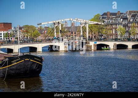 De magere brug ou ‘pont de shinny’, Amsterdam Banque D'Images