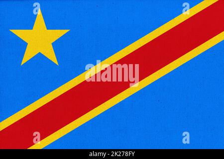 Drapeau du Congo. Drapeau national congolais sur la surface du tissu Banque D'Images