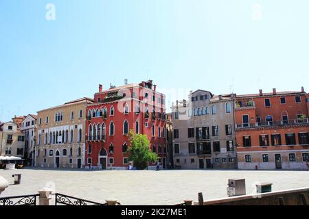 Place vénitienne Campo S.Anzolo à Venise, Italie Banque D'Images