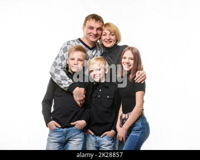 Adulte heureux Grande famille, portrait en gros plan, isolé sur fond blanc Banque D'Images