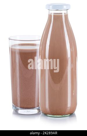 Verre de lait et bouteille de chocolat frais isolés Banque D'Images