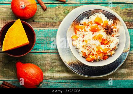 Risotto à la citrouille parfumé Banque D'Images