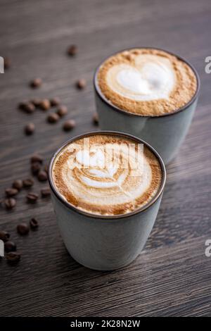 Deux tasses de café latte art Banque D'Images