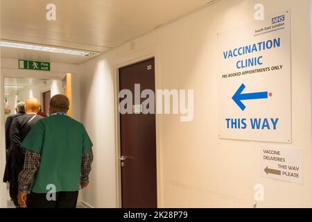 Londres, Royaume-Uni, 22nd septembre 2022. Le groupe de mise en service clinique du sud-est de Londres administre le vaccin de rappel d'automne COVID-19 à des millions de personnes admissibles comme campagne de vaccination de sauvetage pour protéger la nation avant l'hiver est en plein essor Credit: Xiu Bao/Alay Live News Banque D'Images