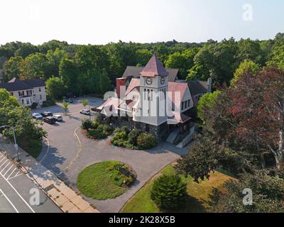 La première église de Belmont vue aérienne unitaire universaliste au 404 Concord Avenue dans le centre-ville historique de Belmont, Massachusetts ma, Etats-Unis. Banque D'Images