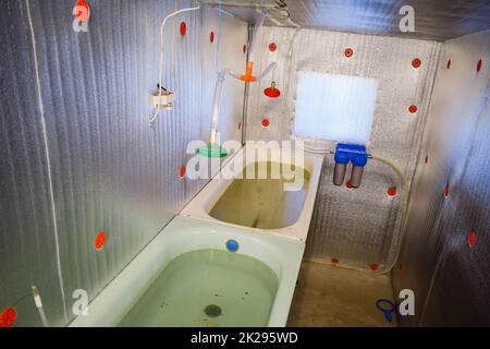 Un prix pour la croissance des alevins de poissons. Baignoire pour la RFY. Un poisson-nursery Banque D'Images