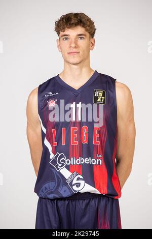 Liège. BELGA, 22 septembre 2022, Romain Bruwier de Liège pose à un photoshop de l'équipe belge de basket-ball Panier de Liège, devant la Ligue BNXT 2022-2023, jeudi 22 septembre 2022 à Liège. BELGA PHOTO JAMES ARTHUR GEKIERE Banque D'Images