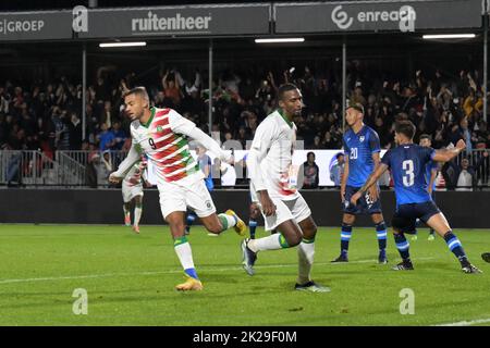 Almere, pays-Bas., 22 septembre 2022, Jeredy Hilterman du Suriname célèbre son but lors du match international amical entre le Suriname et le Nicaragua au stade Yanmar sur 22 septembre 2022 à Almere, pays-Bas. ANP | hauteur néerlandaise | Gerrit van Keulen Banque D'Images