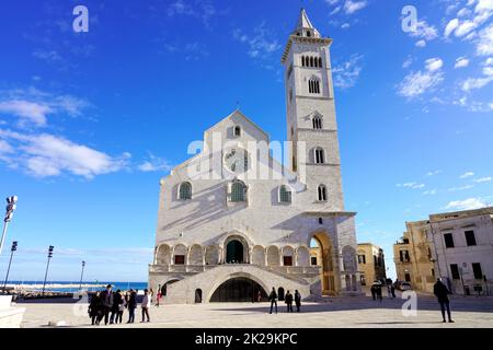 Cathédrale de Trani dédiée à Saint Nicolas le pèlerin à Trani, Apulia, Italie Banque D'Images